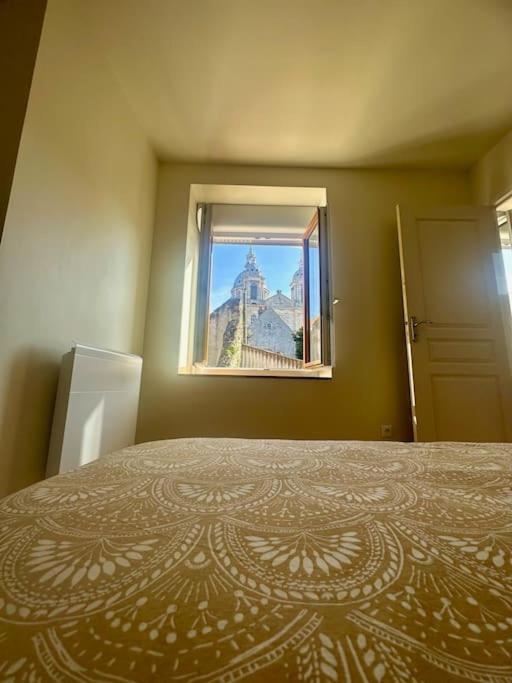Appartement Au Coeur De La Ville Fortifiee Булон сюр Мер Екстериор снимка